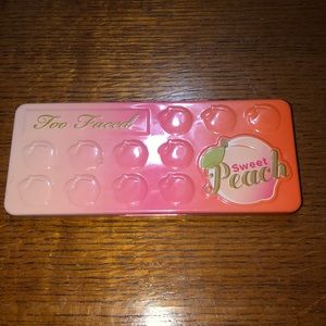 Too Faced Sweet Peach eyeshadow pallet